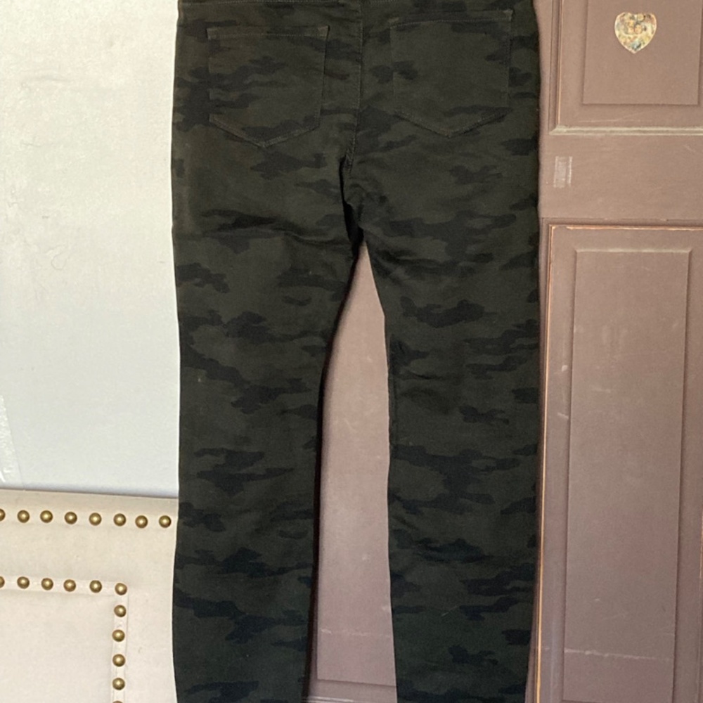 Lee's Camo print dream leggings sz 12